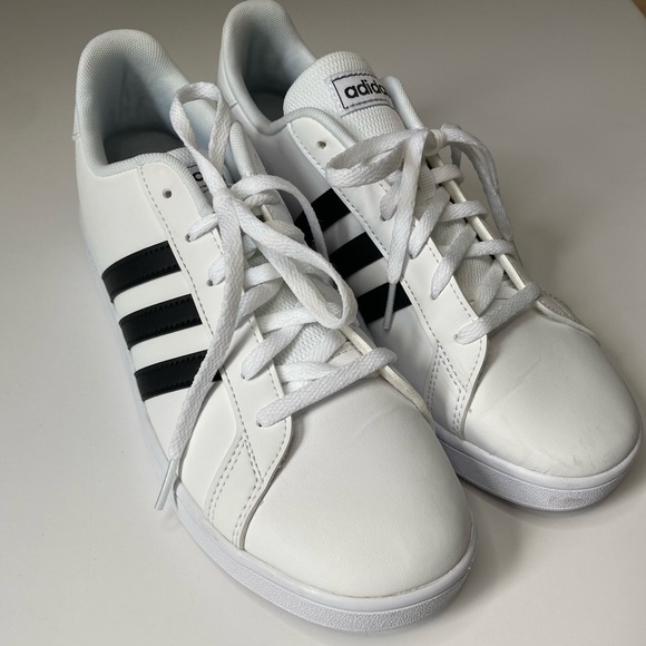 adidas Other - Adidas Grand Court classic 3 stripe Sneakers Sz 7